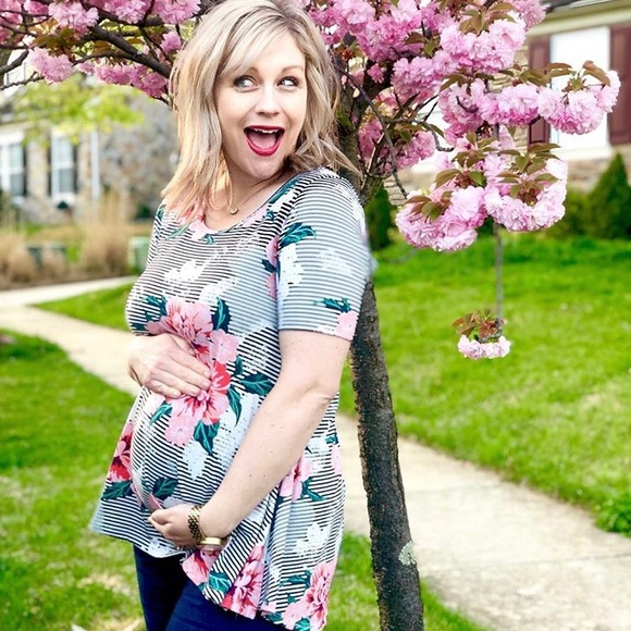 LuLaRoe Star Small Perfect T Scoop Hem - Picture 10 of 12